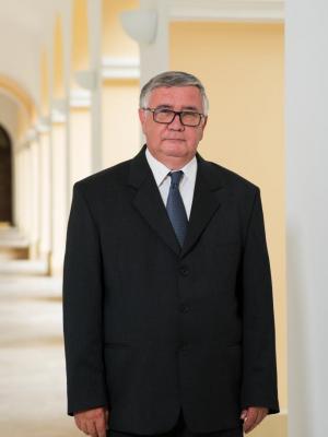 Dr. Bölcskei Gusztáv profilképe